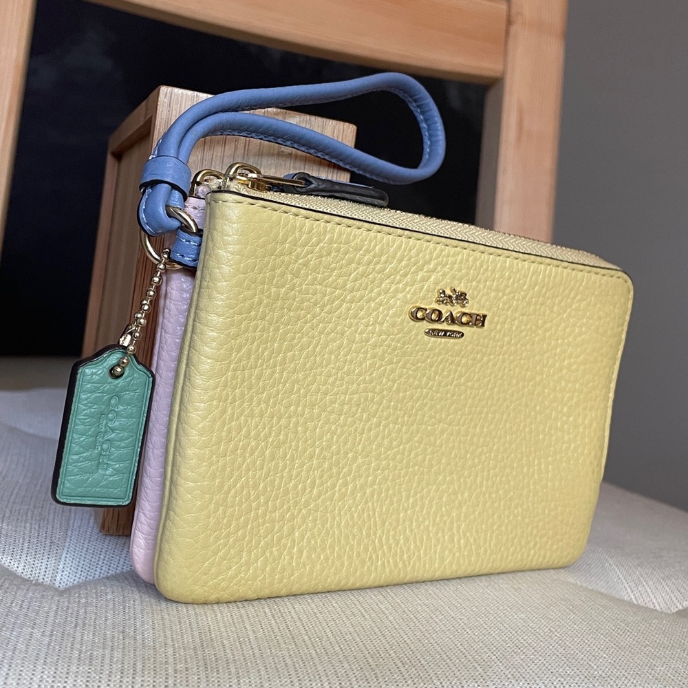 Coach Double Corner Zip Wristlet in Colorblock IM/Vanilla Cream Multi
